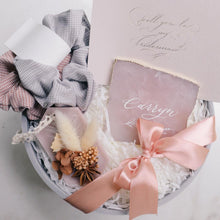 Load image into Gallery viewer, Bridesmaid Box (I)
